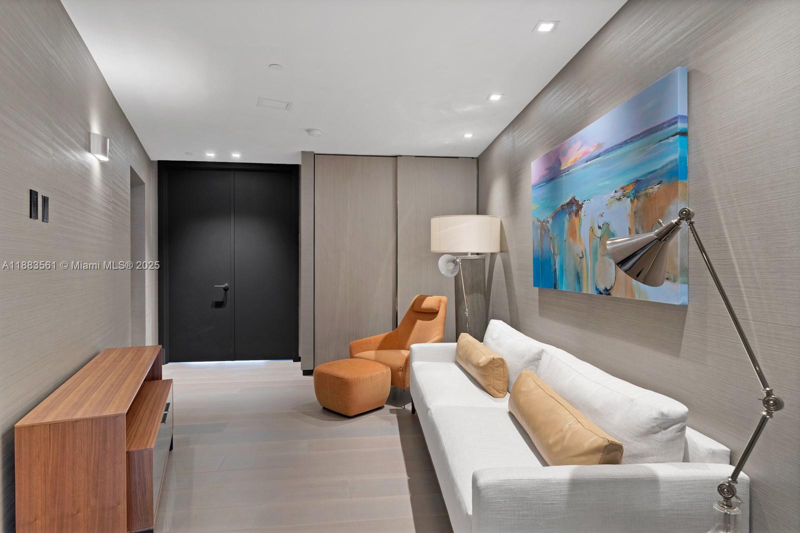 image Porsche Design Tower16