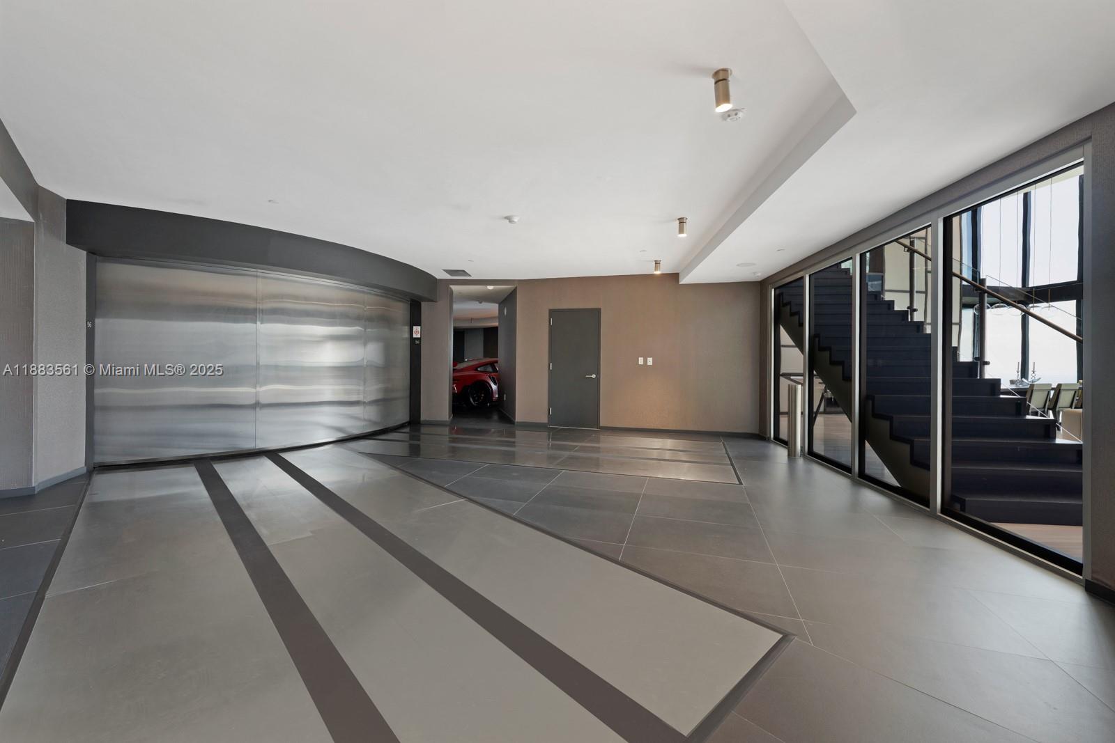 image Porsche Design Tower18
