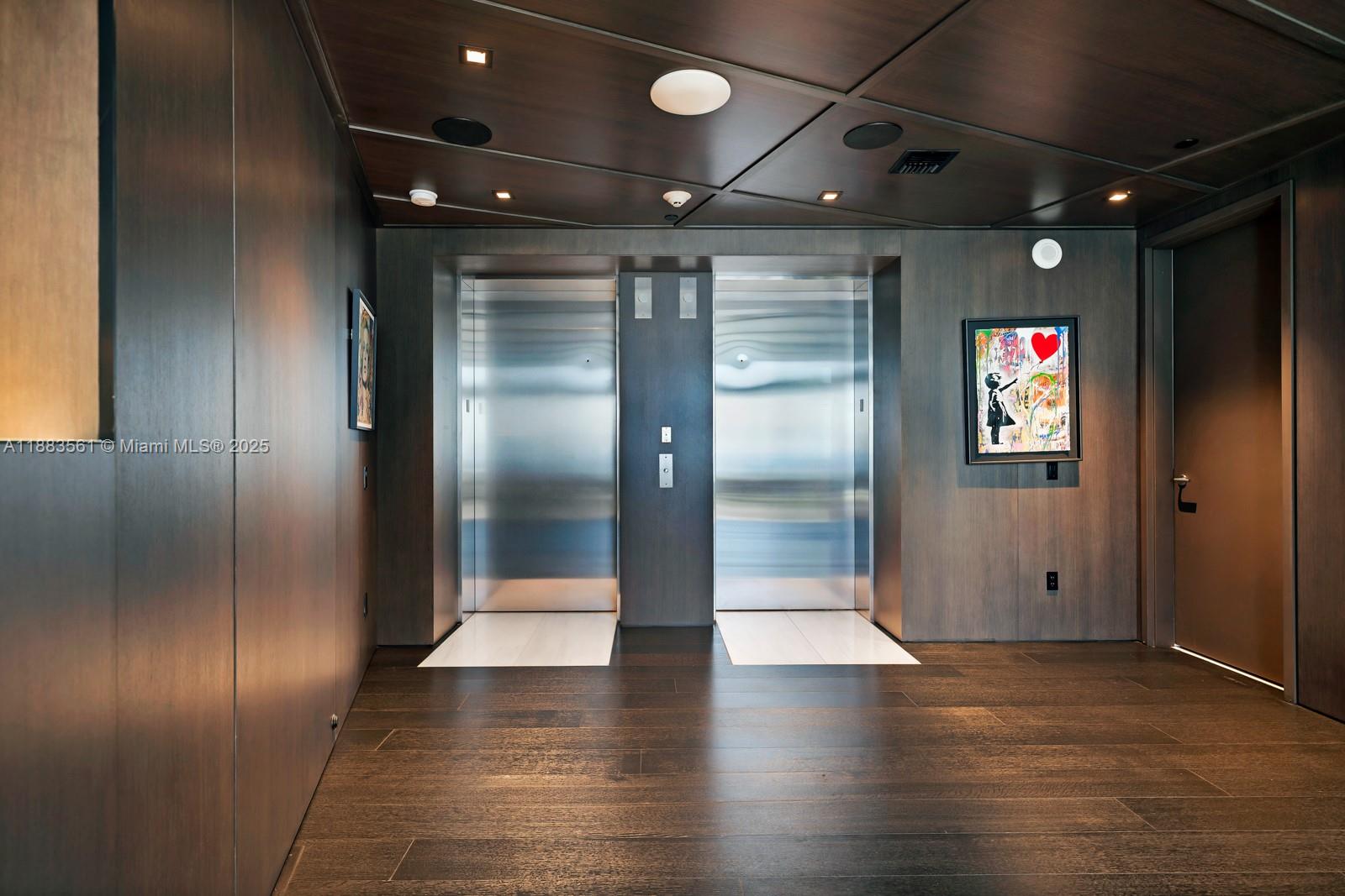 image Porsche Design Tower20