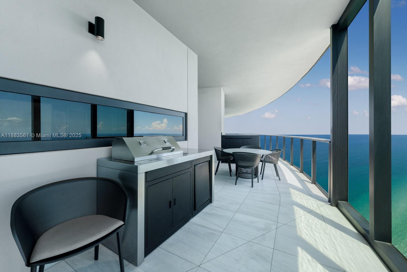 image Porsche Design Tower26