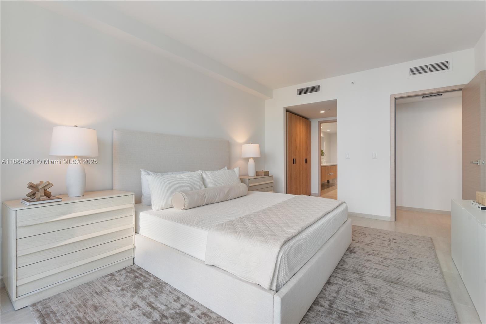 10281 W Bay Hbr Dr #601 PH Bay Harbor Islands, FL 33154