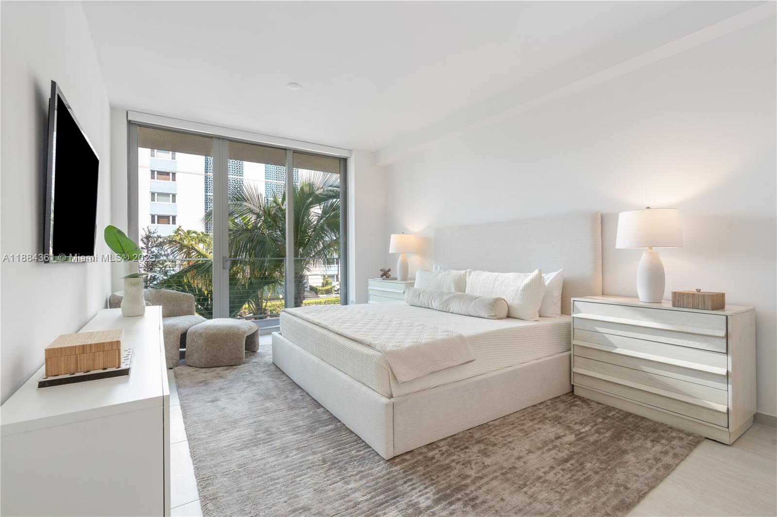 10281 W Bay Hbr Dr #601 PH Bay Harbor Islands, FL 33154