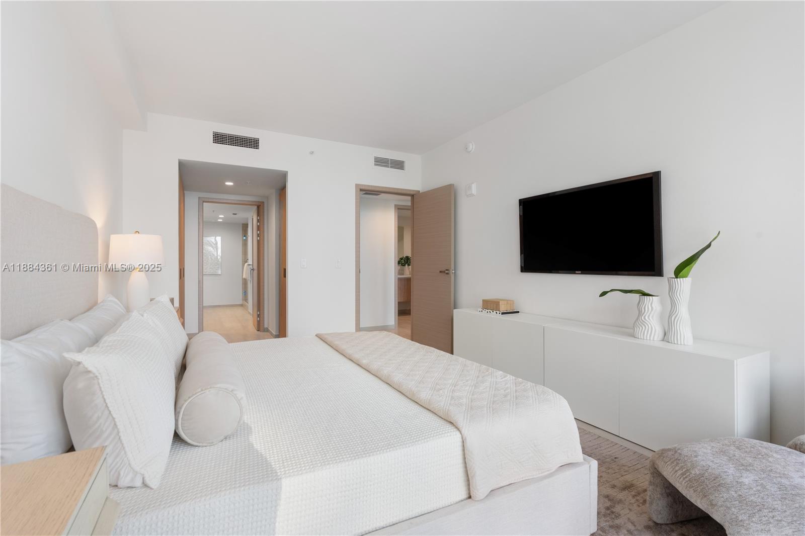 10281 W Bay Hbr Dr #601 PH Bay Harbor Islands, FL 33154