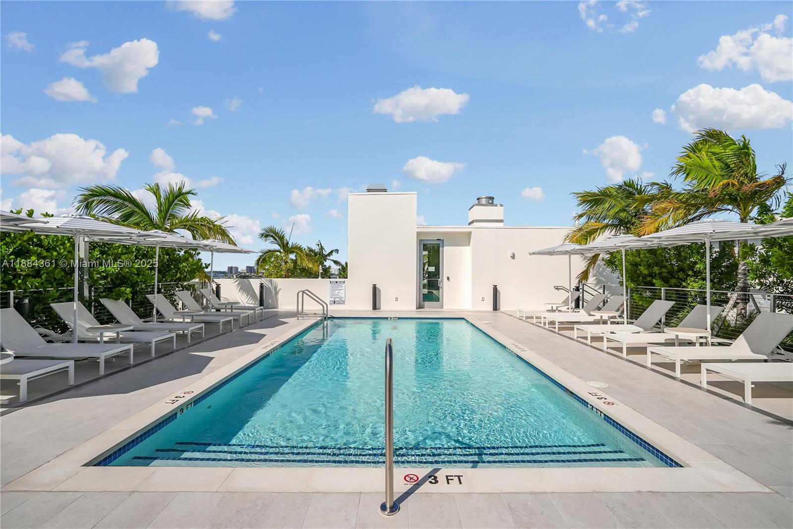 10281 W Bay Hbr Dr #601 PH Bay Harbor Islands, FL 33154