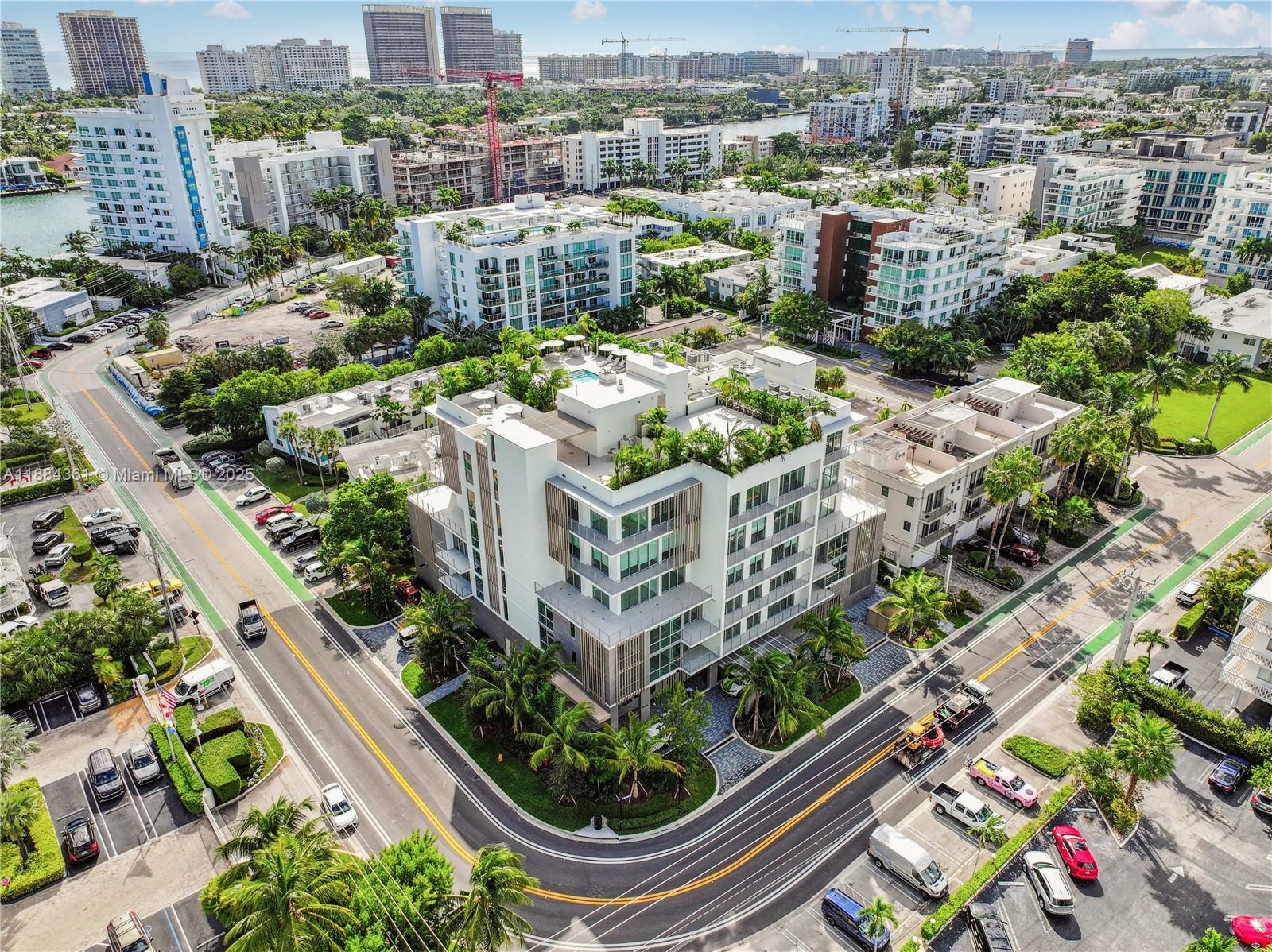 10281 W Bay Hbr Dr #601 PH Bay Harbor Islands, FL 33154