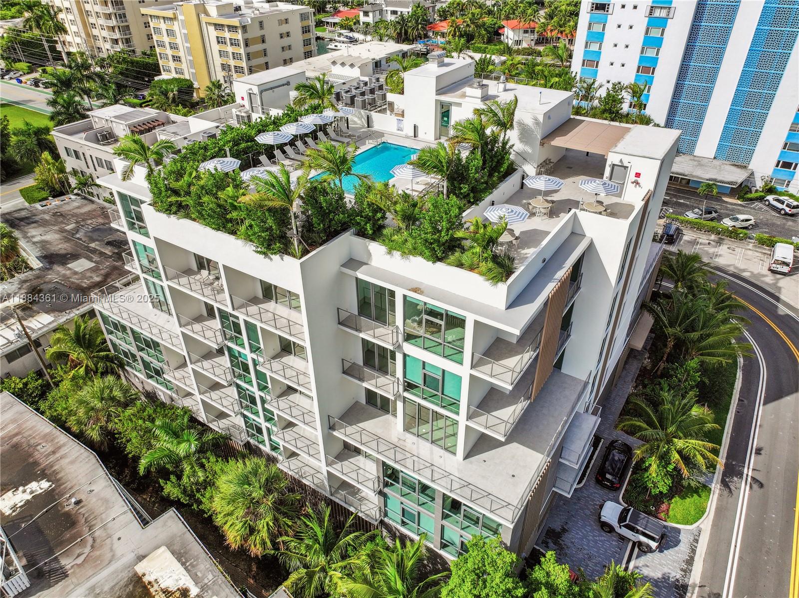 10281 W Bay Hbr Dr #601 PH Bay Harbor Islands, FL 33154