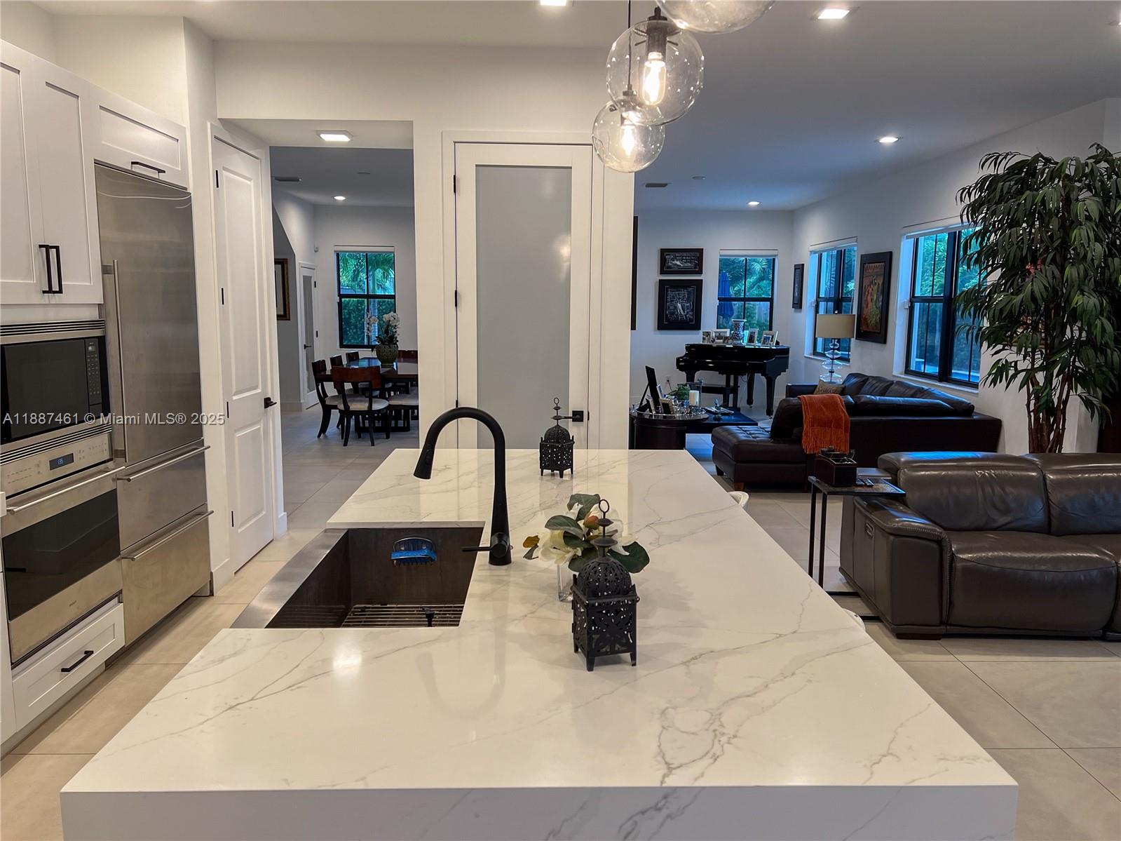 8904 SW 69th Ter Miami, FL 33173