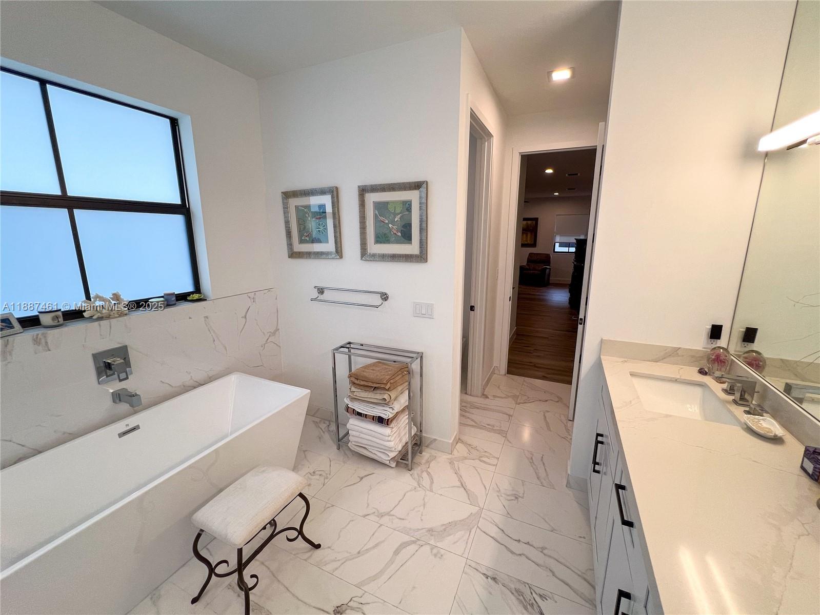 8904 SW 69th Ter Miami, FL 33173