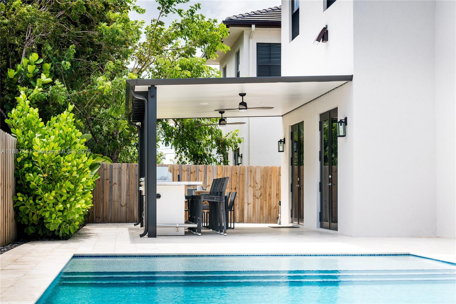 8904 SW 69th Ter Miami, FL 33173