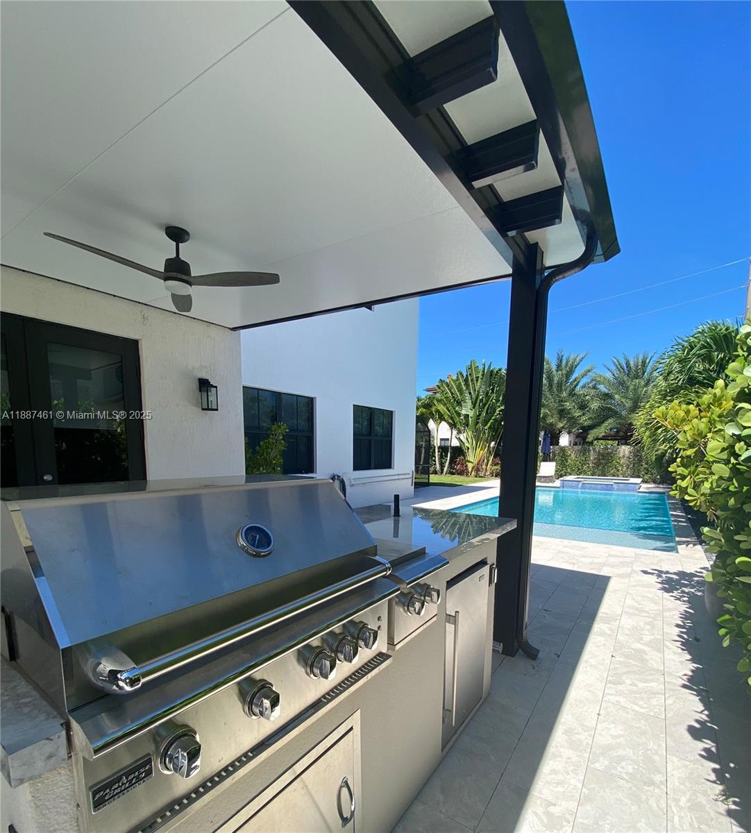 8904 SW 69th Ter Miami, FL 33173