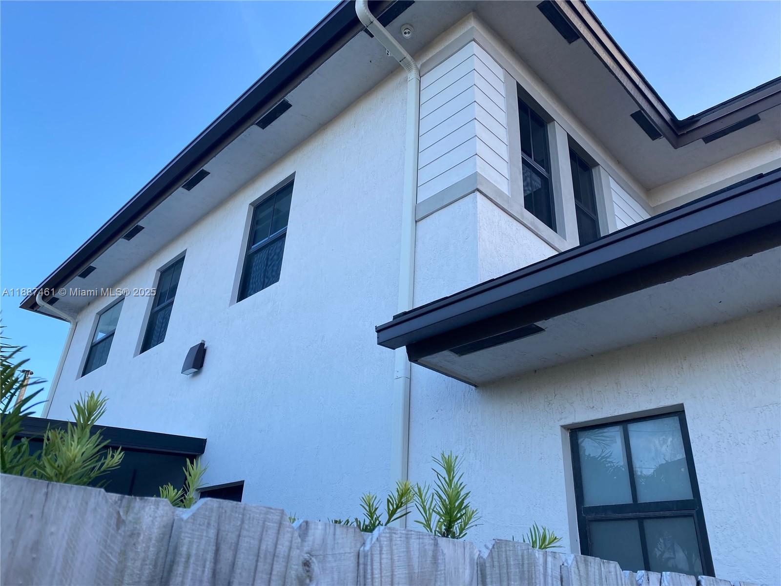 8904 SW 69th Ter Miami, FL 33173