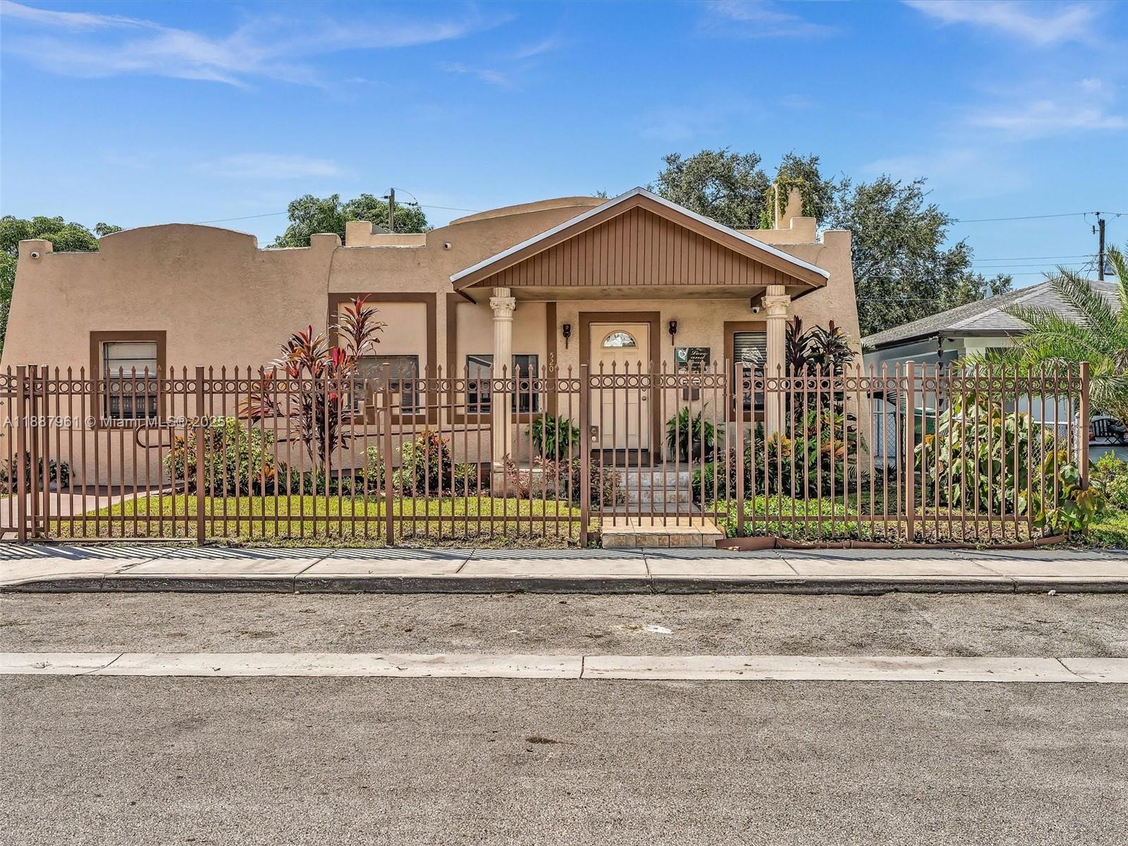 520 NW 49th St