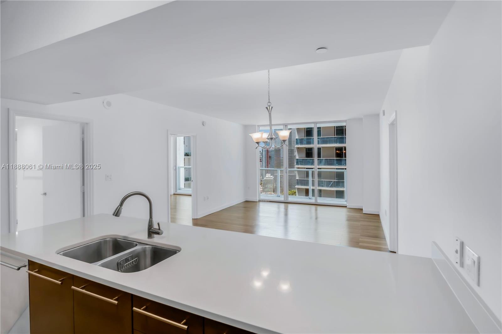 55 SE 6th St #3503