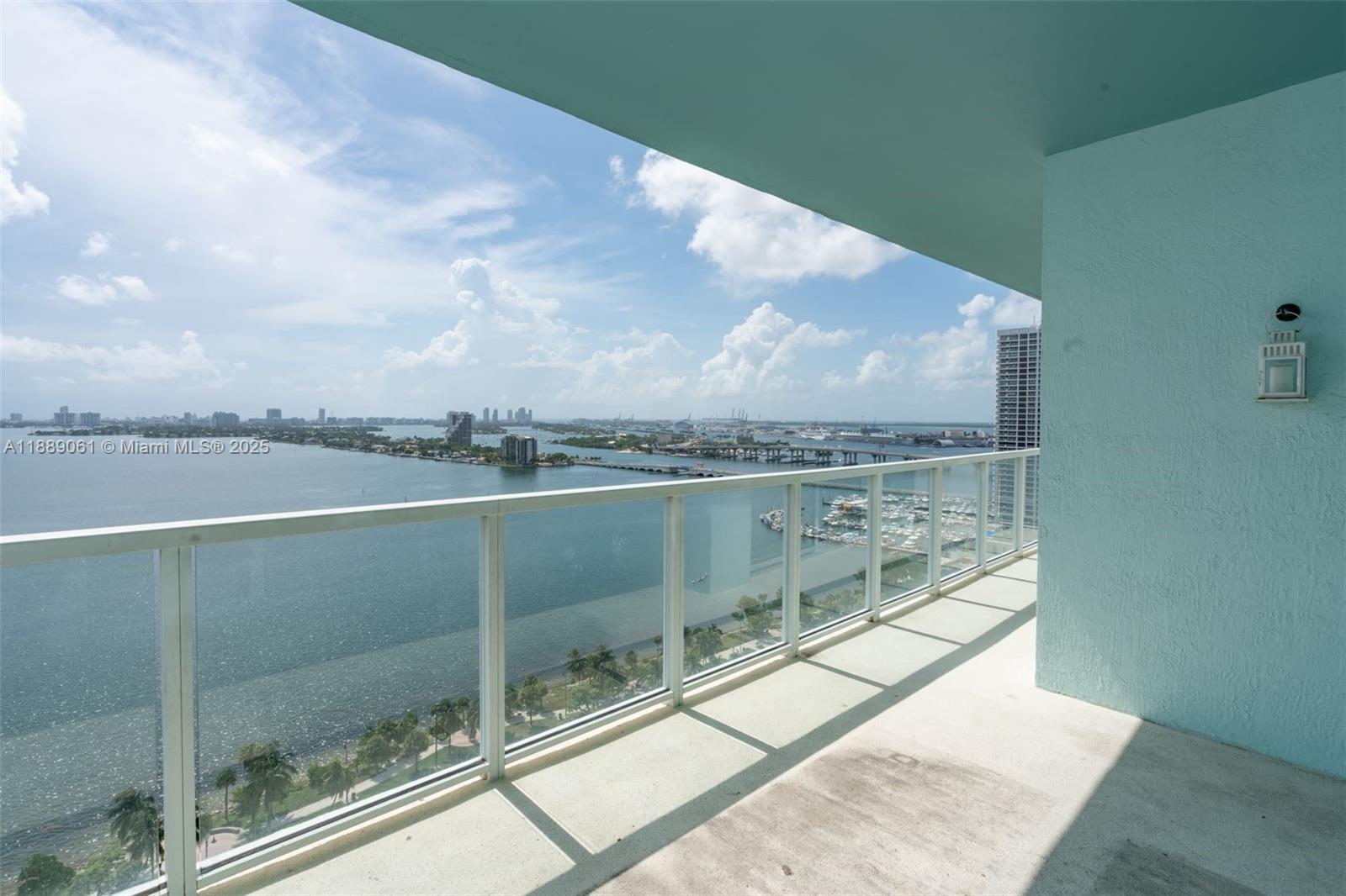 1900 N Bayshore Dr #2201