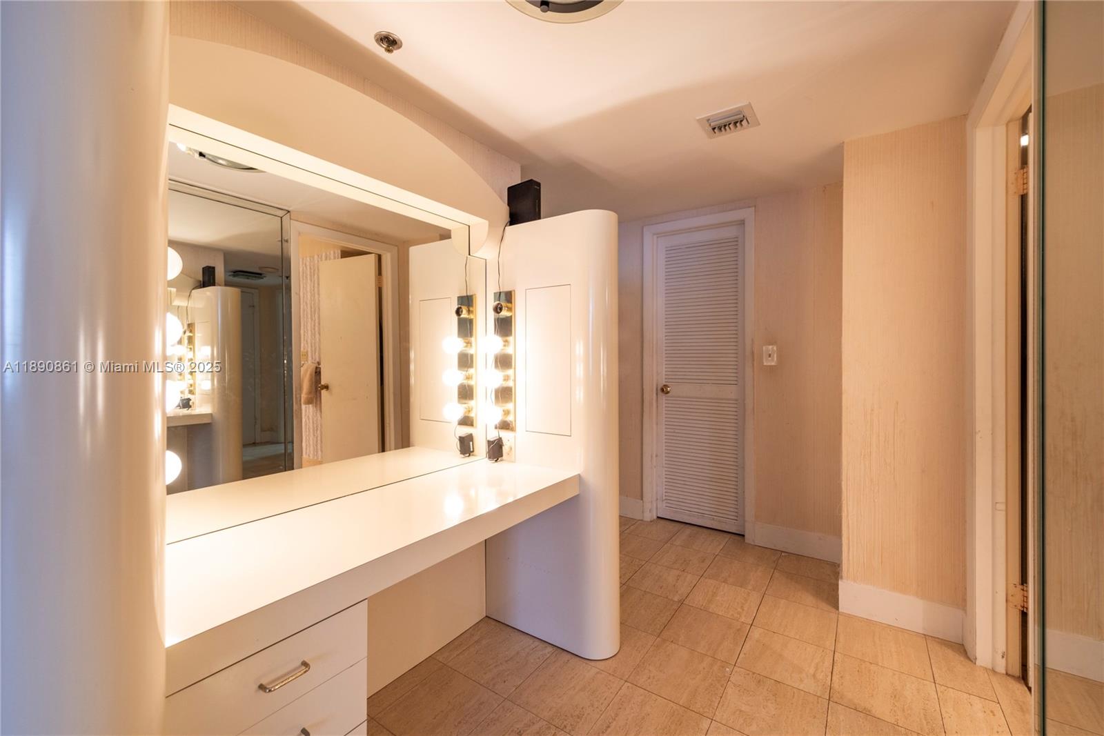 Undisclosed Address Bal Harbour, FL 33154