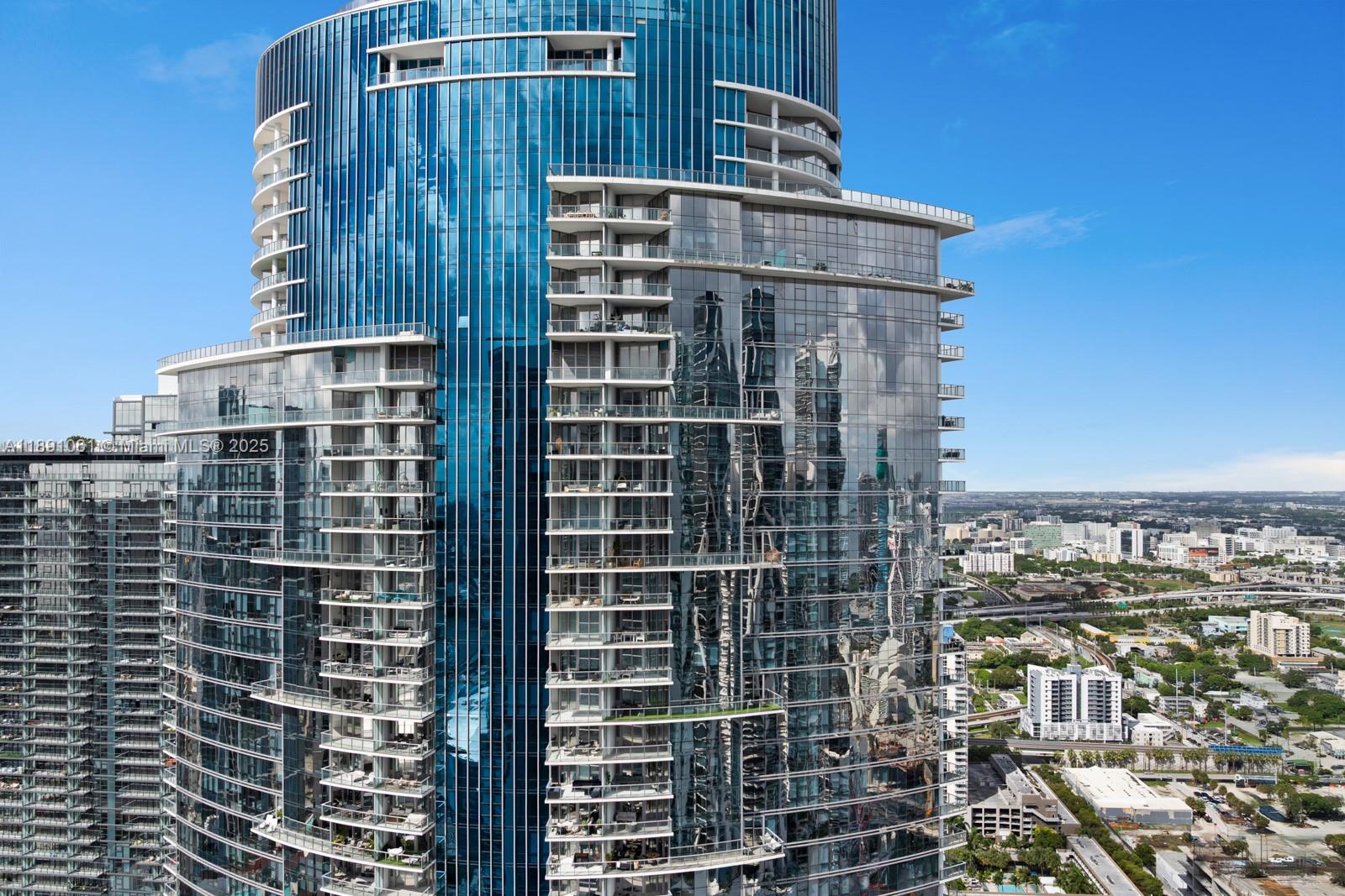 image Paramount Miami18