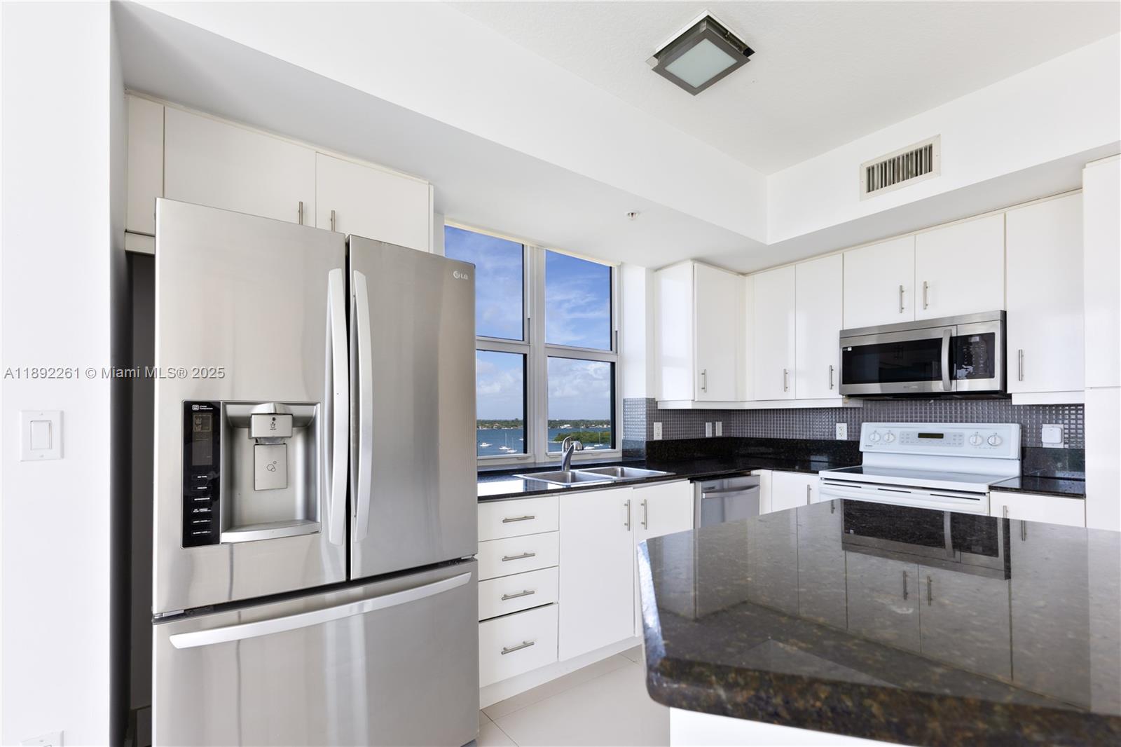 7900 Harbor Is Dr #926 North Bay Village, FL 33141