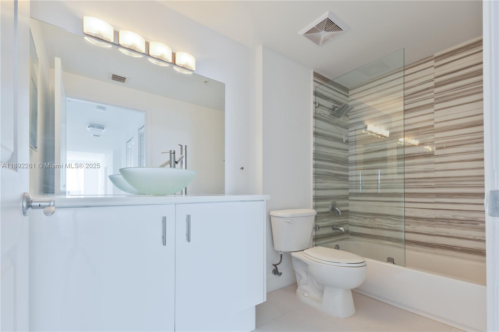 7900 Harbor Is Dr #926 North Bay Village, FL 33141