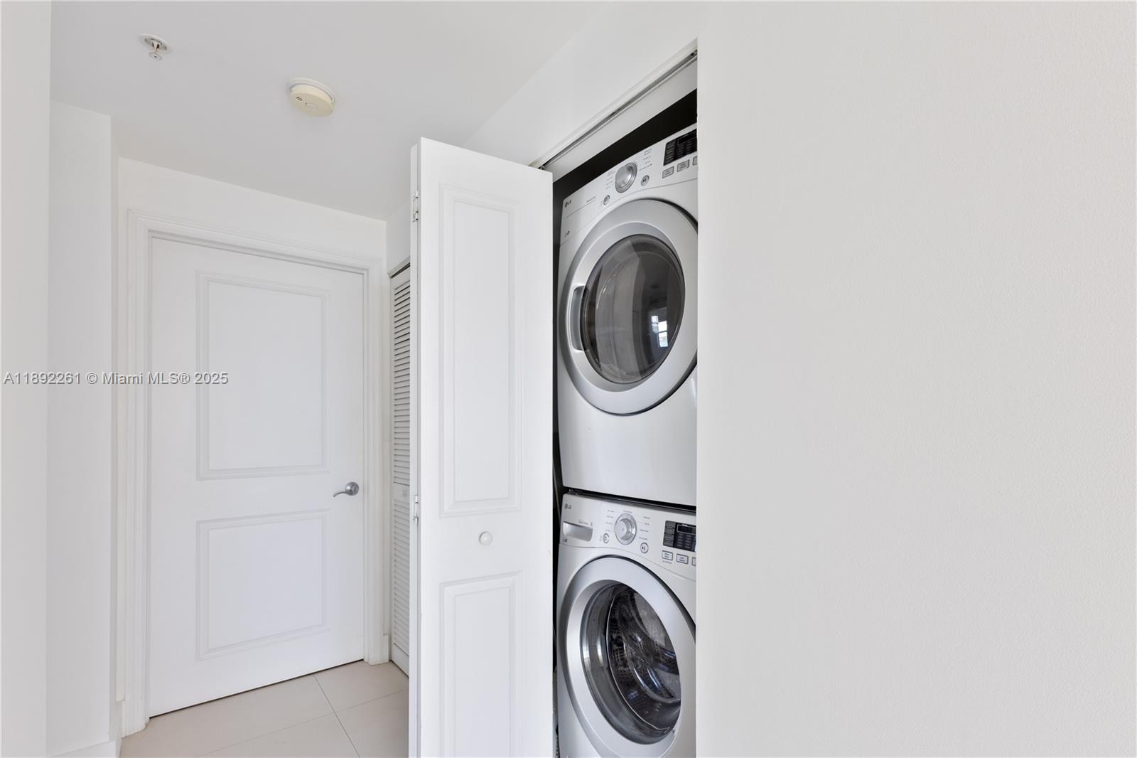 7900 Harbor Is Dr #926 North Bay Village, FL 33141