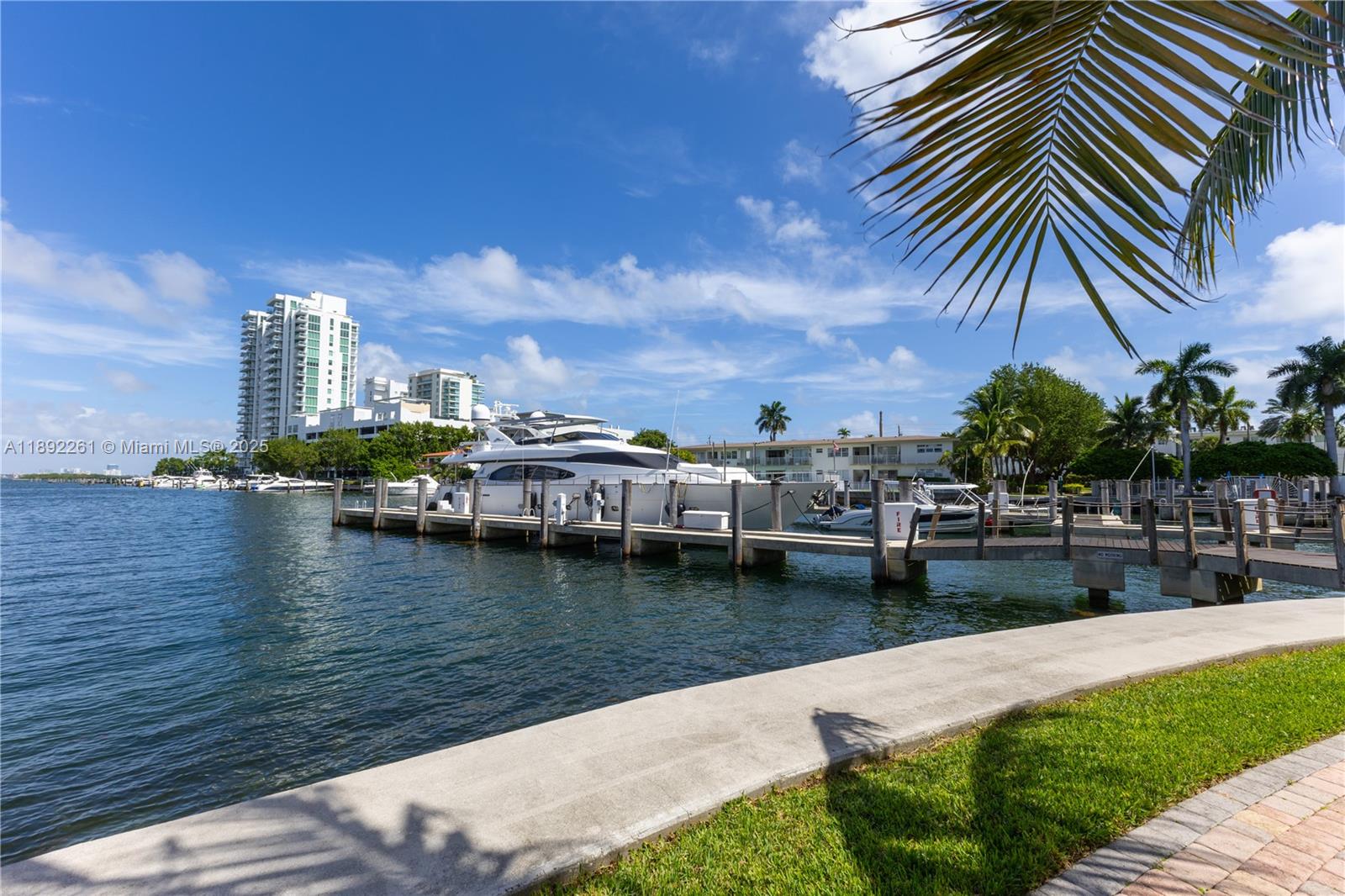 7900 Harbor Is Dr #926 North Bay Village, FL 33141