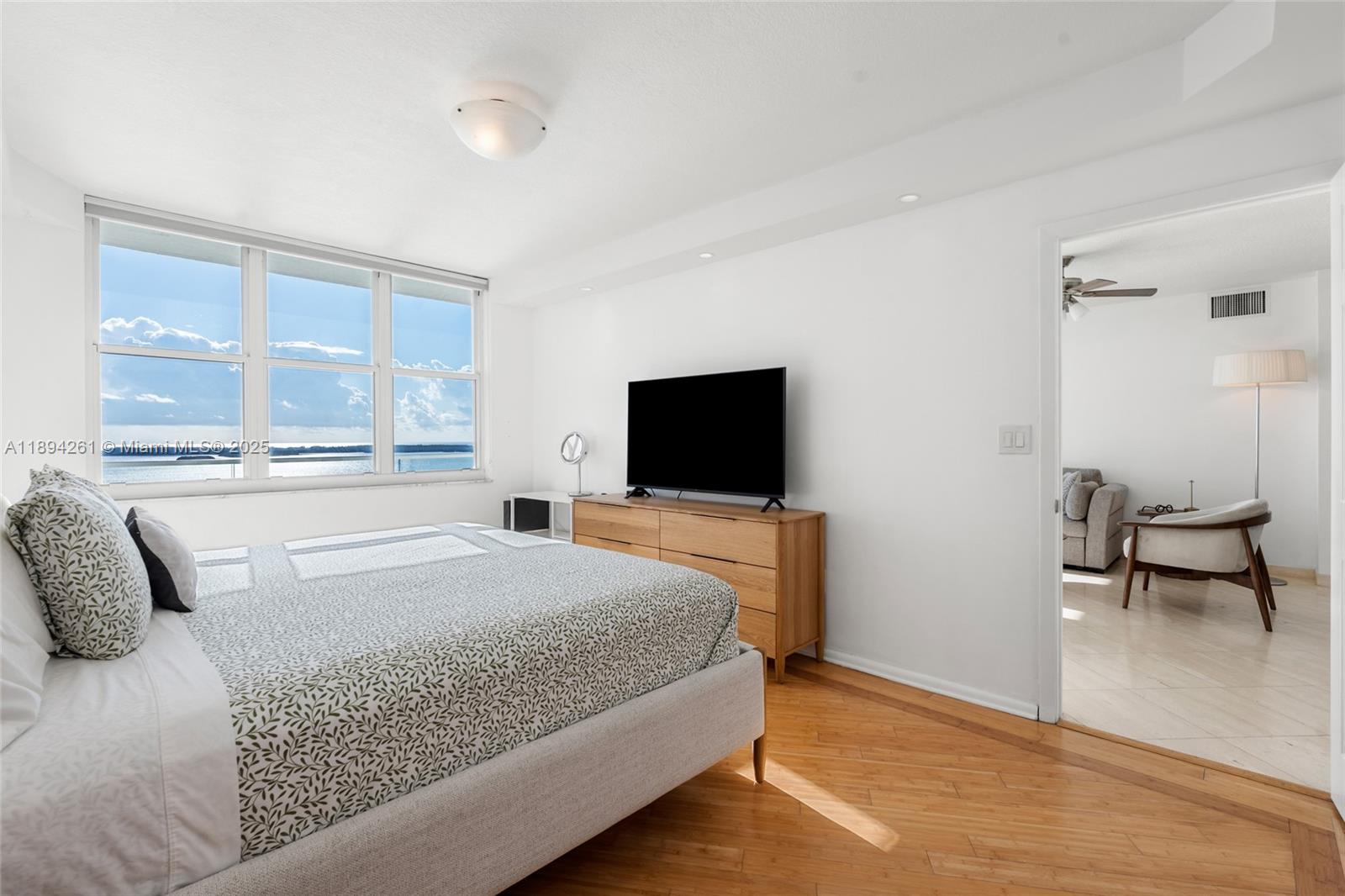 800 Claughton Is Dr #2203 Miami, FL 33131