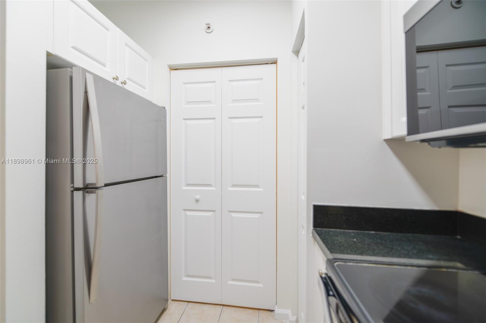 image Porto Bellagio Condo16