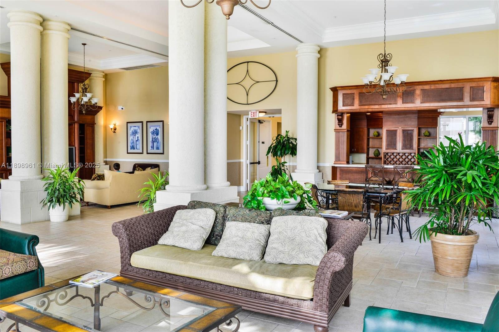 image Porto Bellagio Condo1