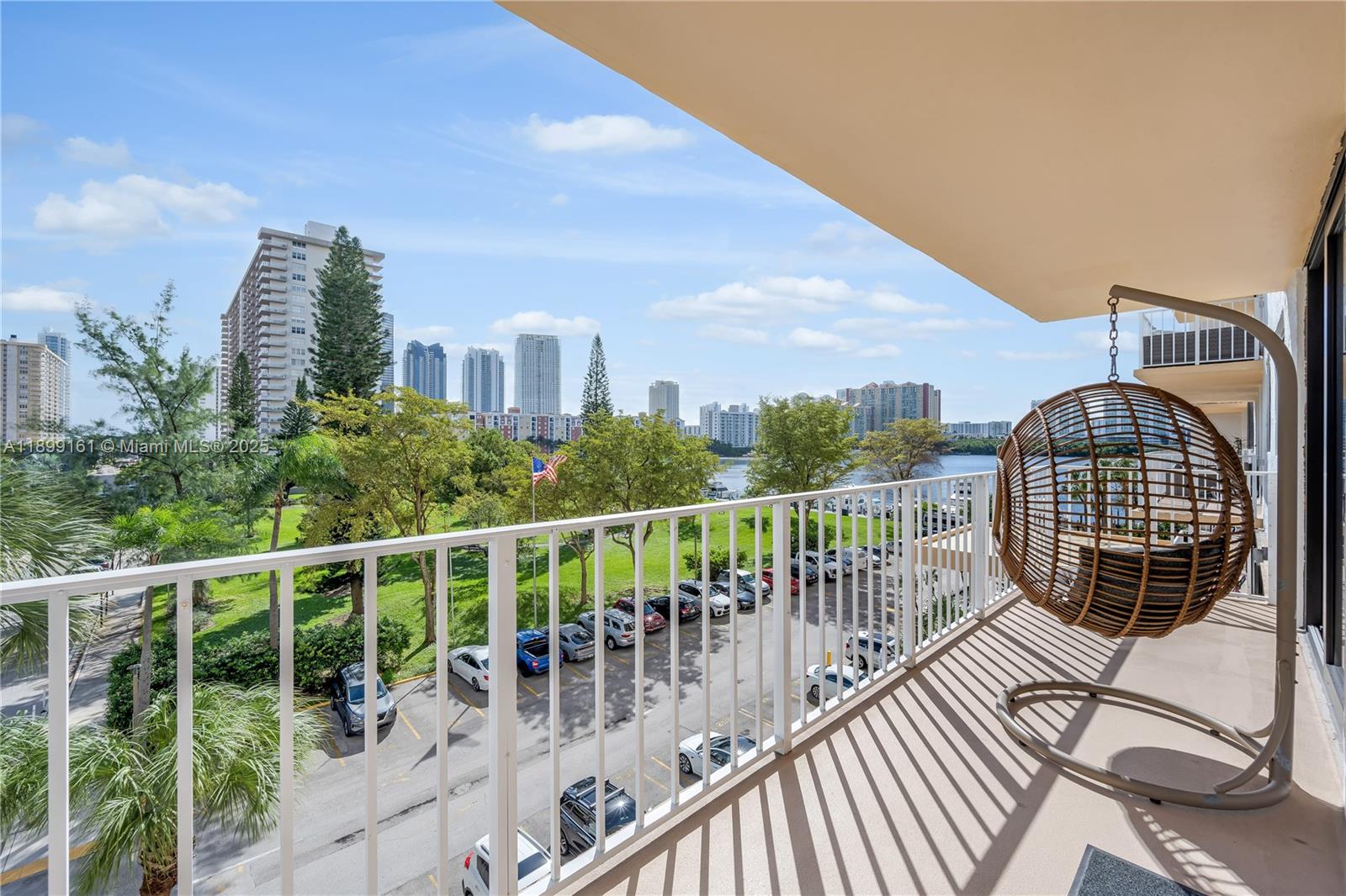 image Winston Towers 700 Condo15