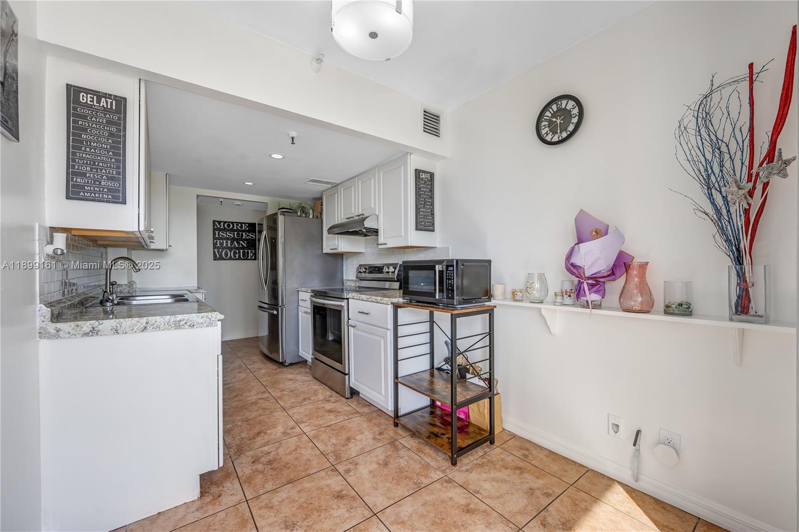 image Winston Towers 700 Condo6