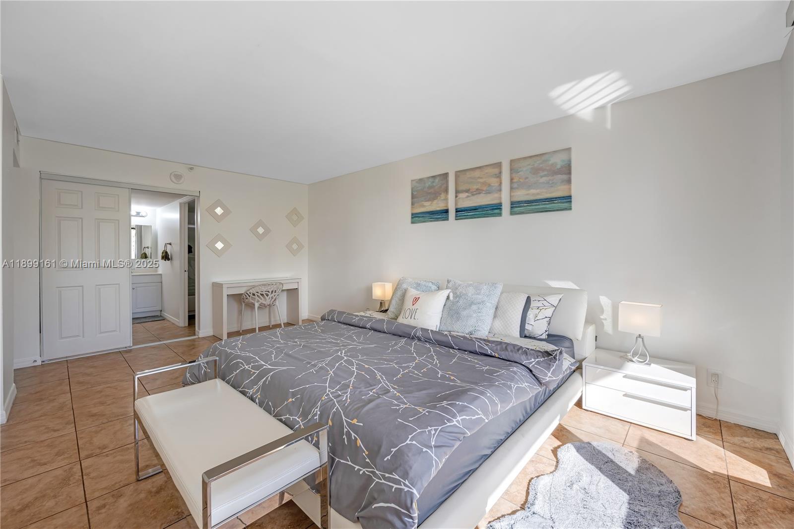 image Winston Towers 700 Condo8