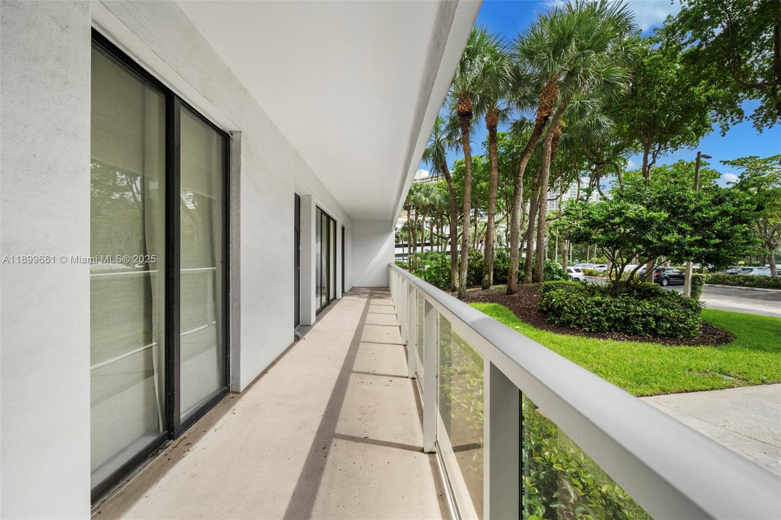 3731 N Country Clb Dr #127