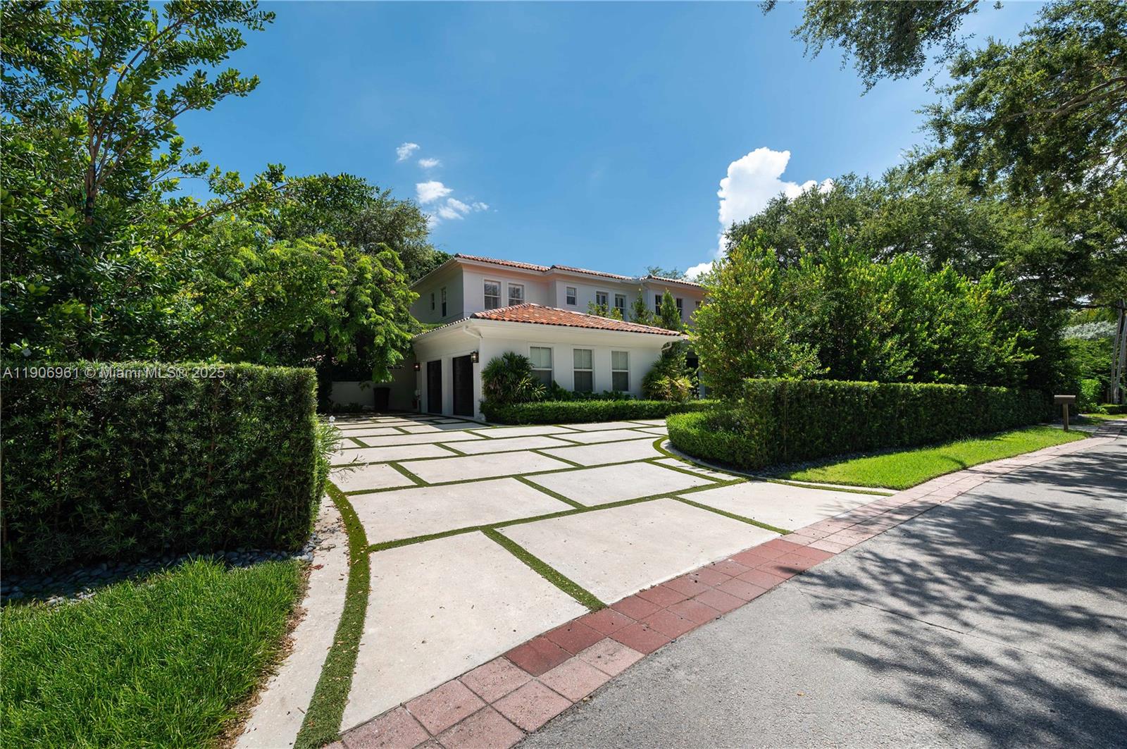 680 Destacada Ave Coral Gables, FL 33156