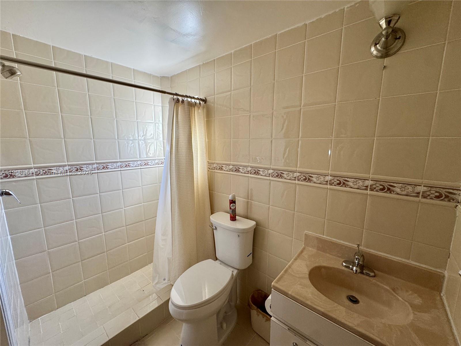 3410 SW 21st St Miami, FL 33145