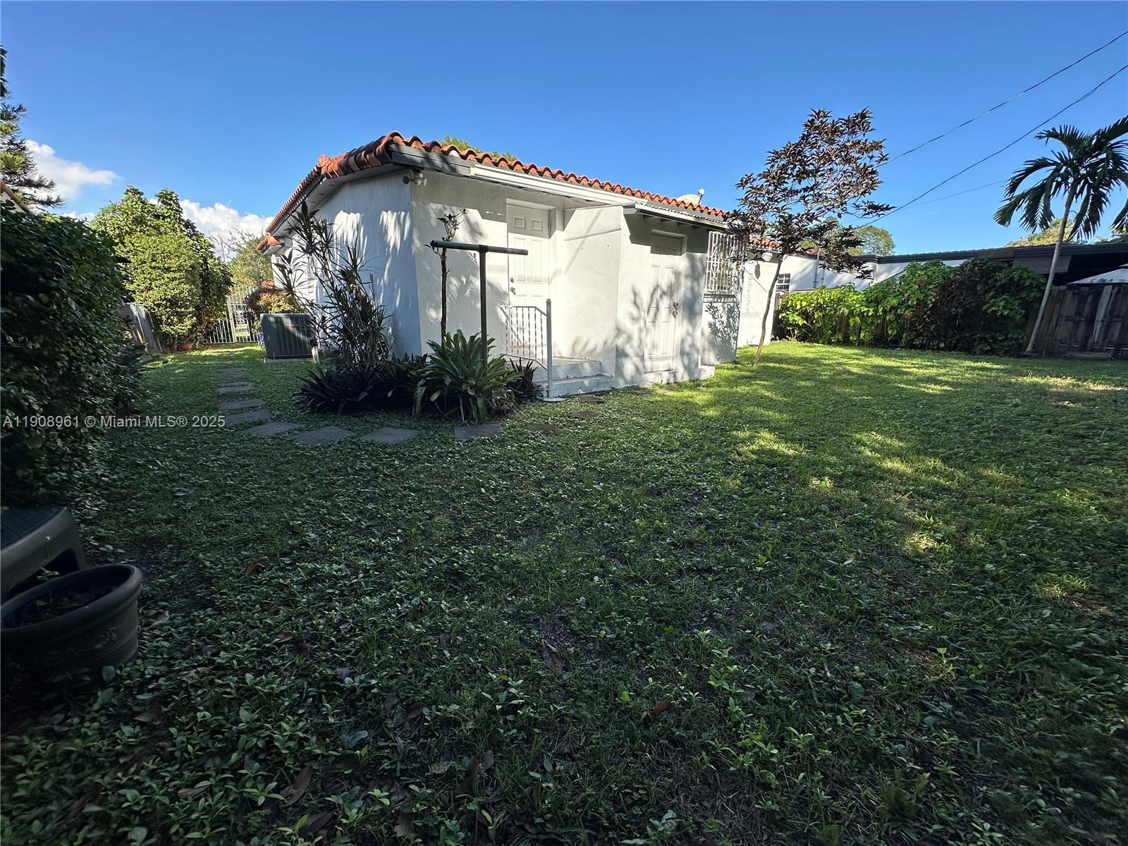 3410 SW 21st St Miami, FL 33145