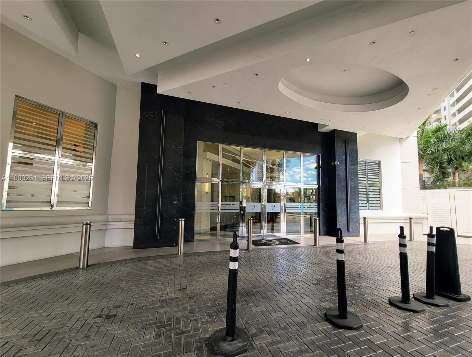 image Nine at Mary Brickell Village65