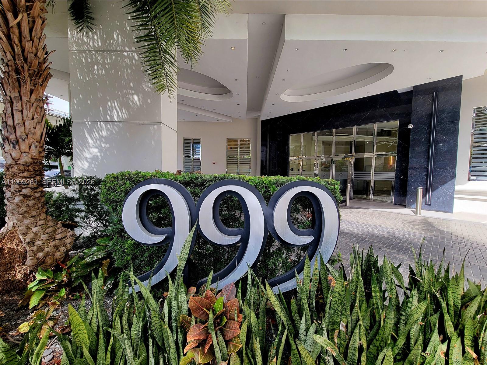 image Nine at Mary Brickell Village66