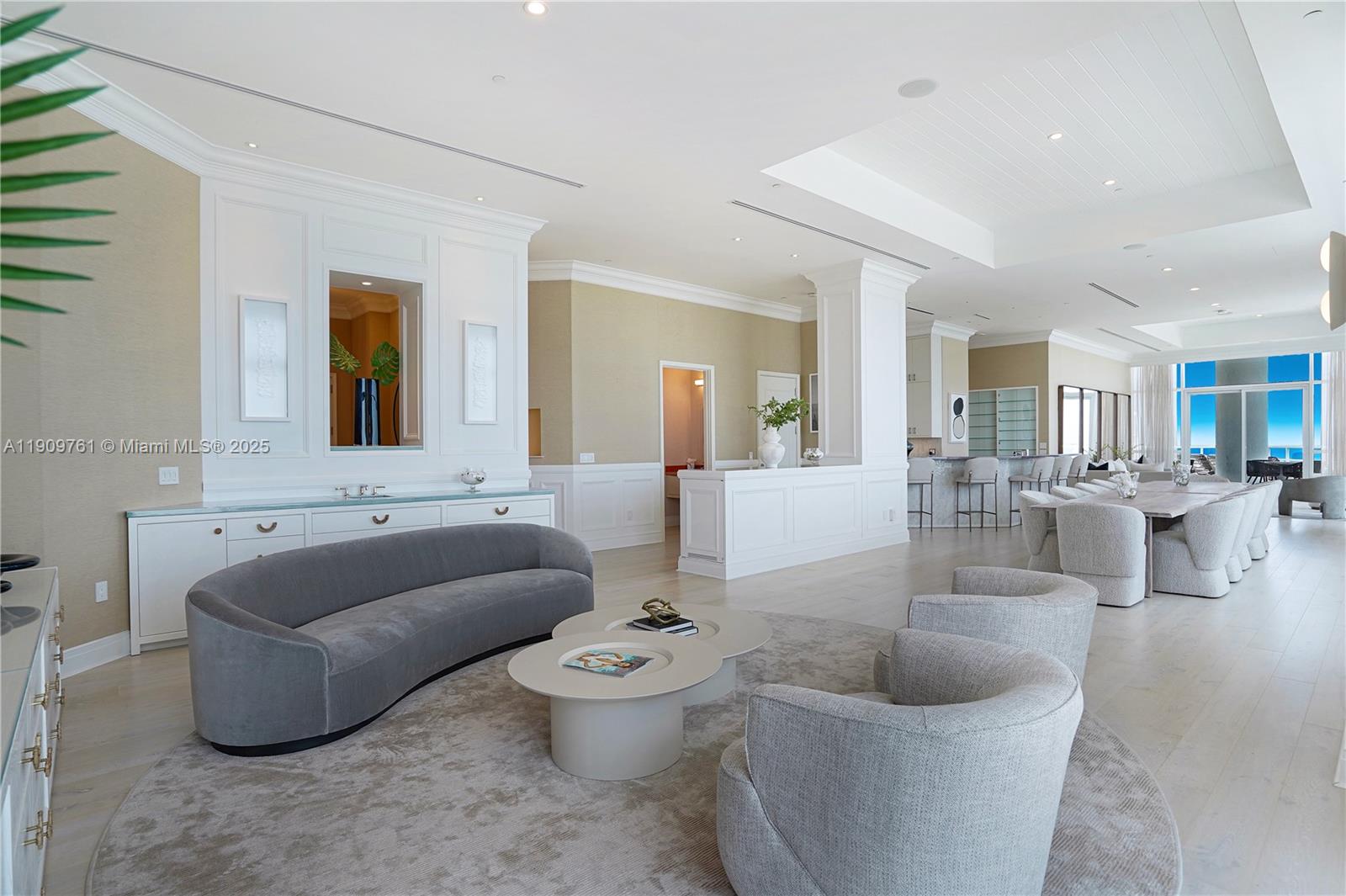 4401 Collins Ave #PH South Miami Beach, FL 33140