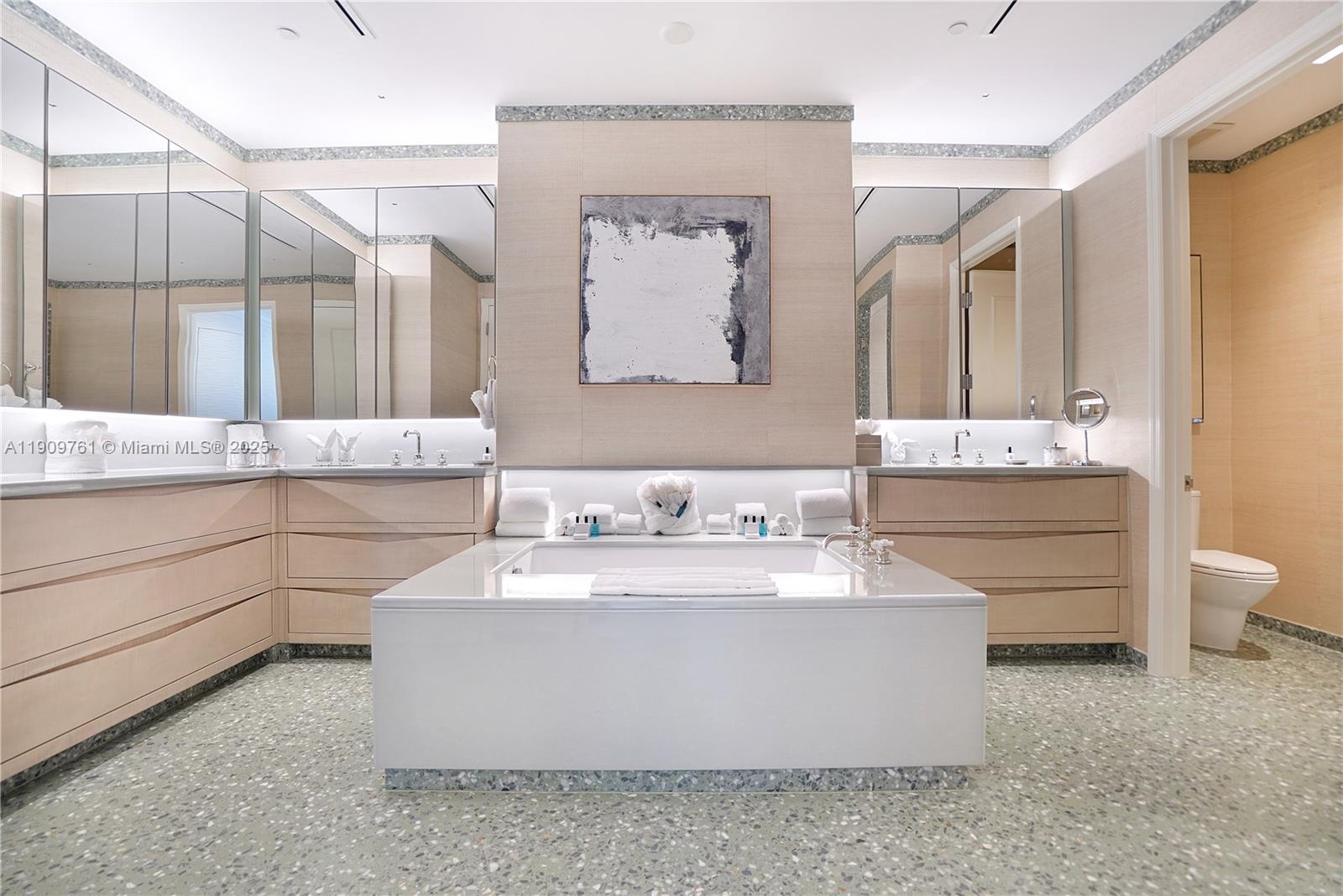 4401 Collins Ave #PH South Miami Beach, FL 33140