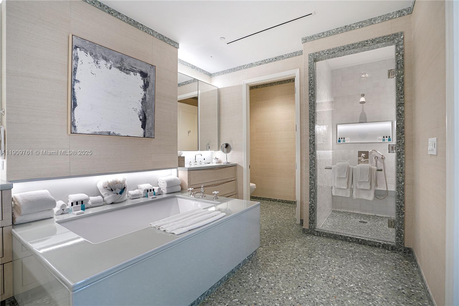 4401 Collins Ave #PH South Miami Beach, FL 33140