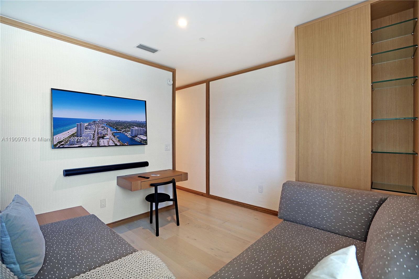 4401 Collins Ave #PH South Miami Beach, FL 33140