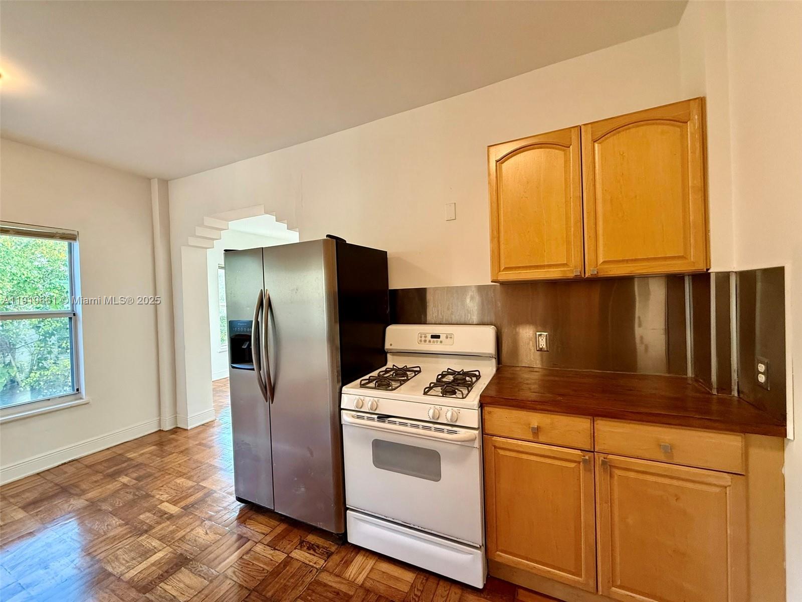 4035 N Meridian Ave #201 Miami Beach, FL 33140