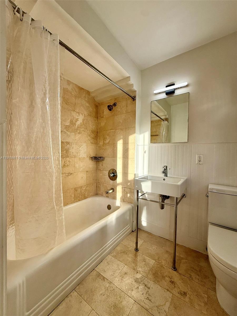 4035 N Meridian Ave #201 Miami Beach, FL 33140