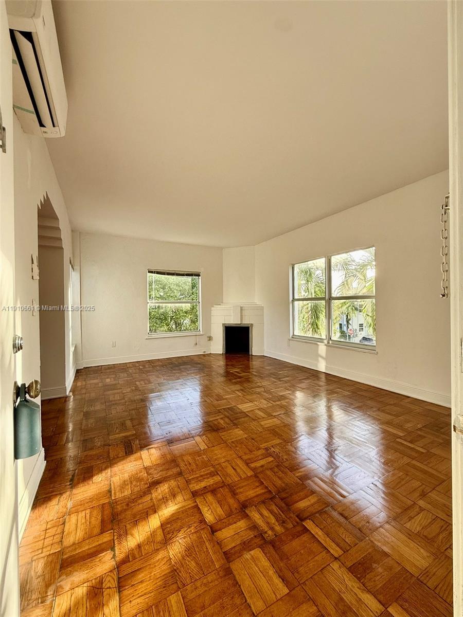 4035 N Meridian Ave #201 Miami Beach, FL 33140