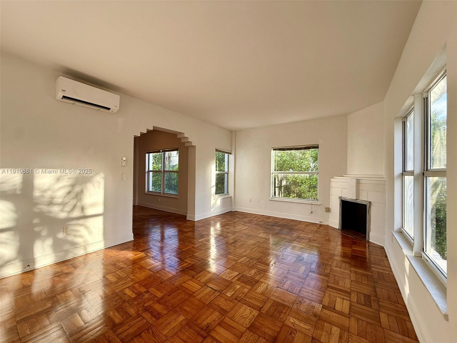 4035 N Meridian Ave #201 Miami Beach, FL 33140