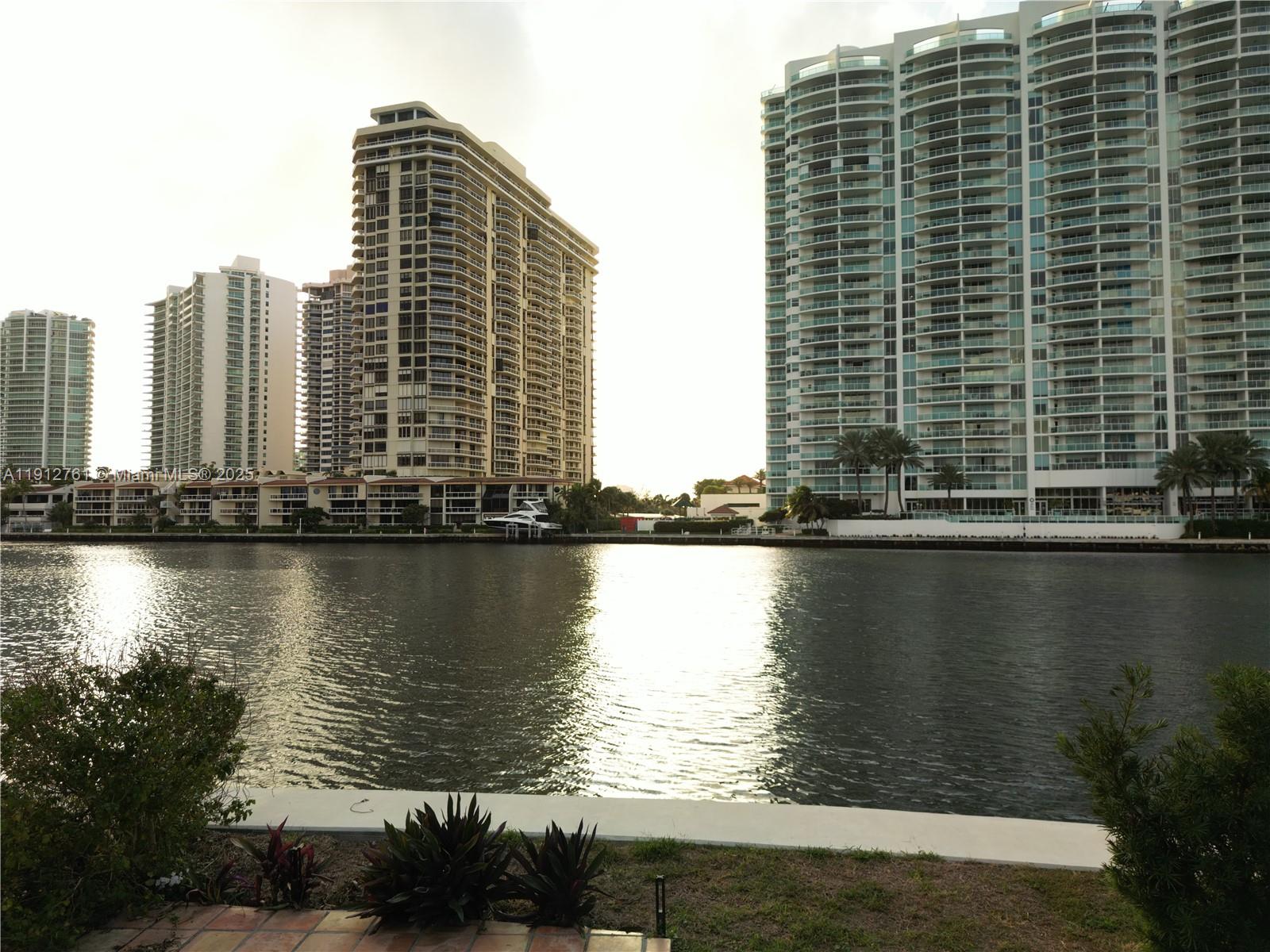 363 Centre Is Golden Beach, FL 33160