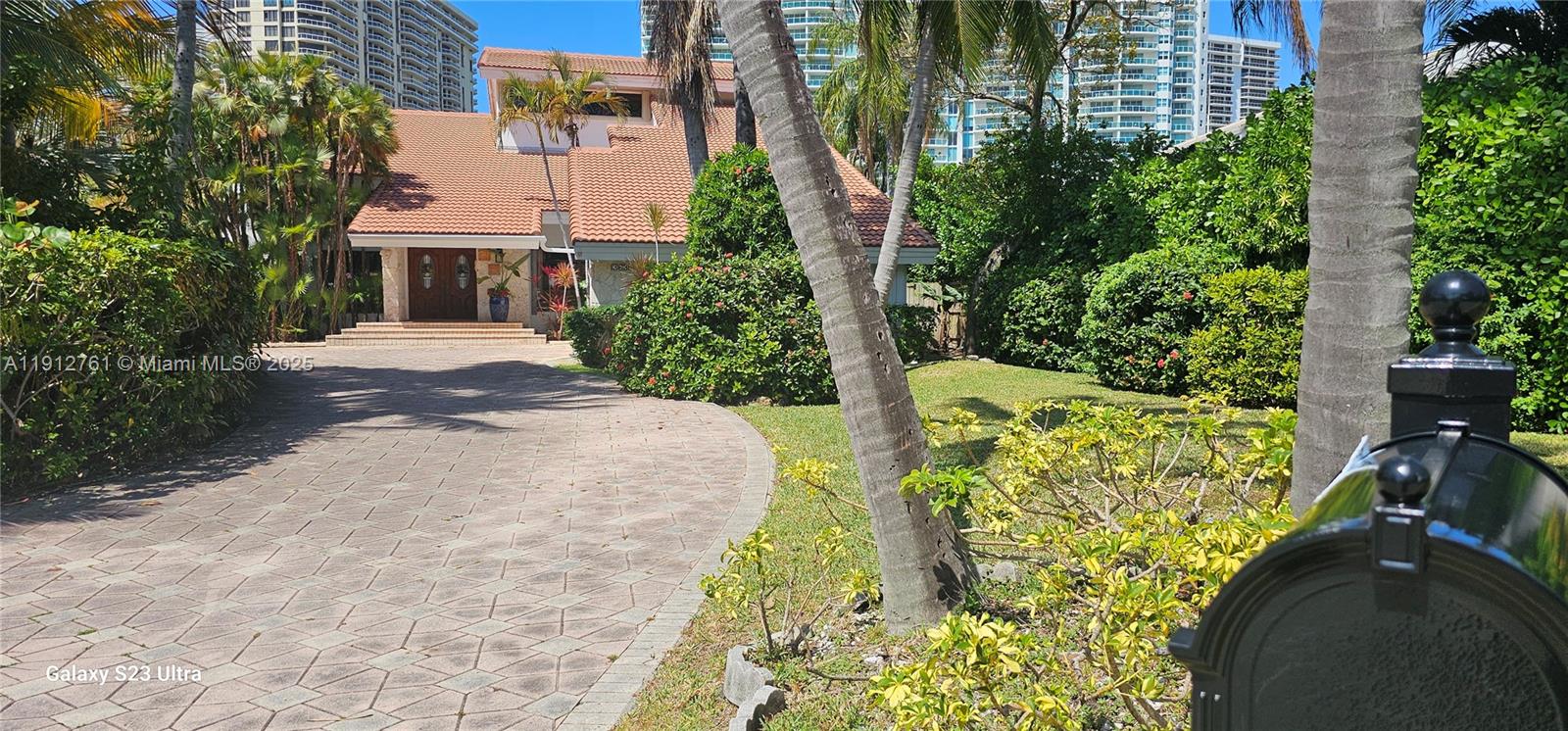 363 Centre Is Golden Beach, FL 33160