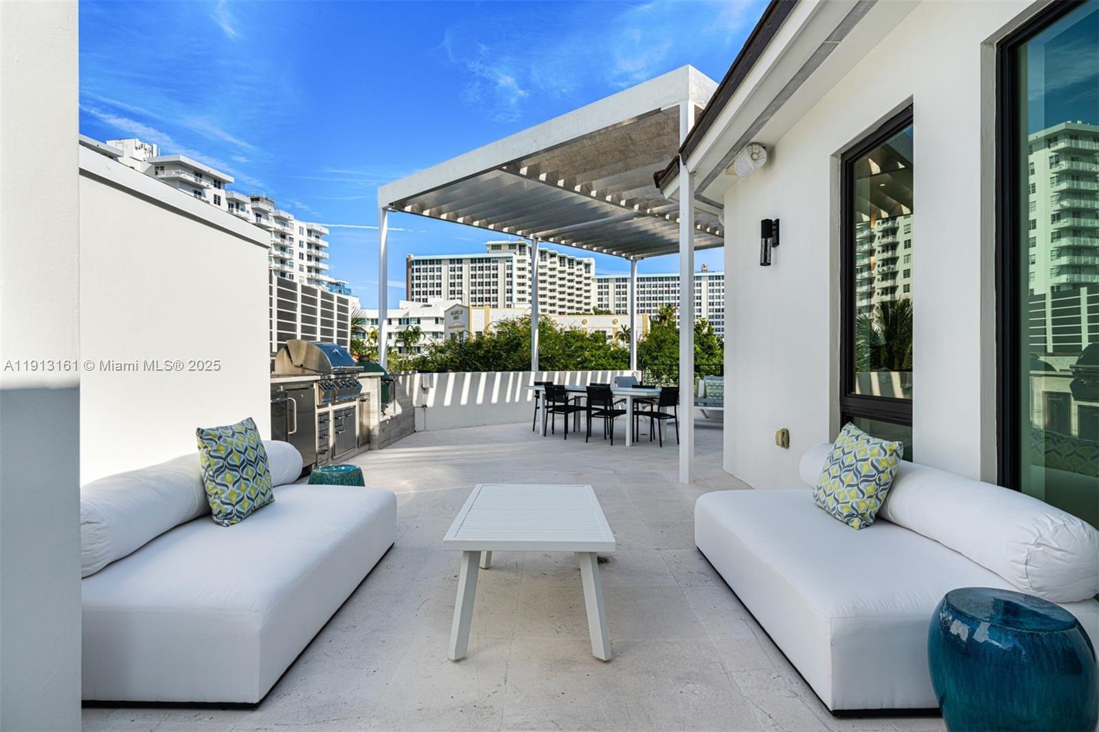 2801 Flamingo Dr Miami Beach, FL 33140