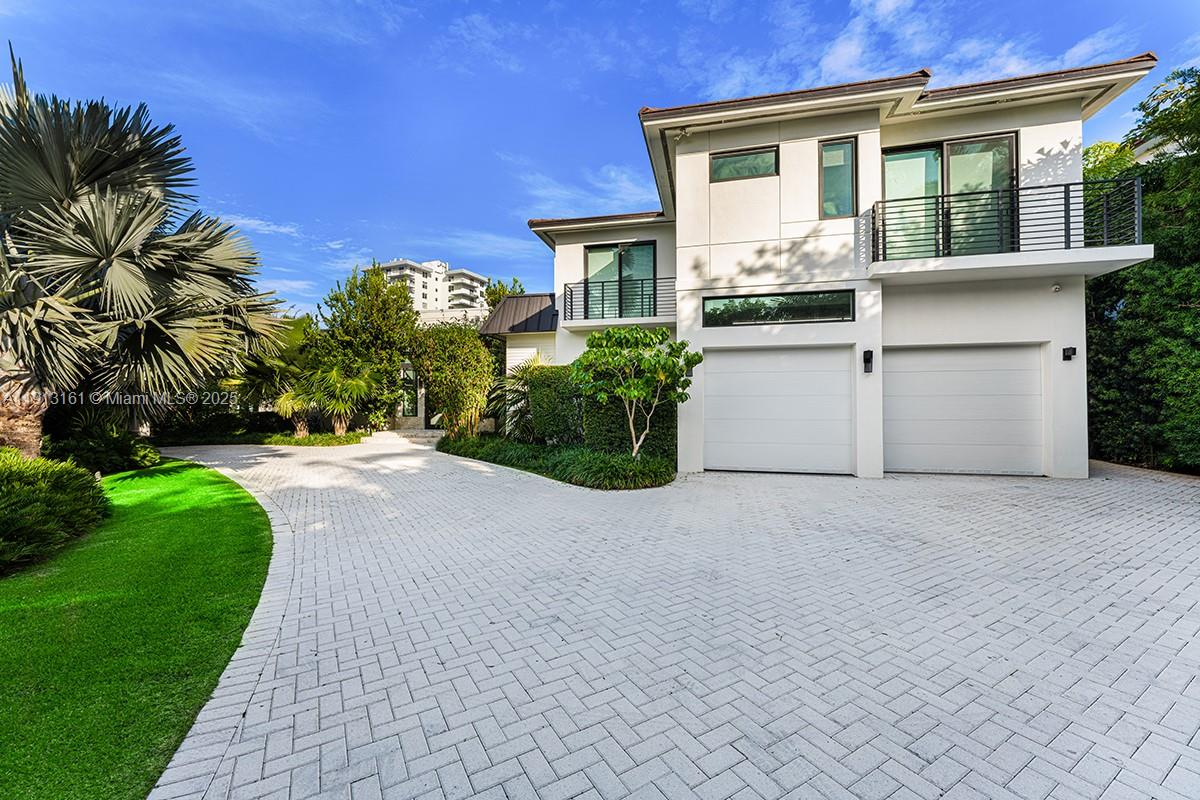 2801 Flamingo Dr Miami Beach, FL 33140