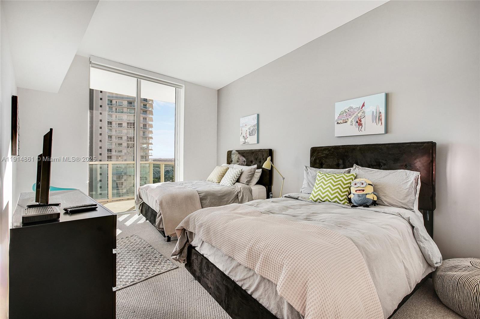 150 Sunny Isles Blvd #1-1805 Sunny Isles Beach, FL 33160