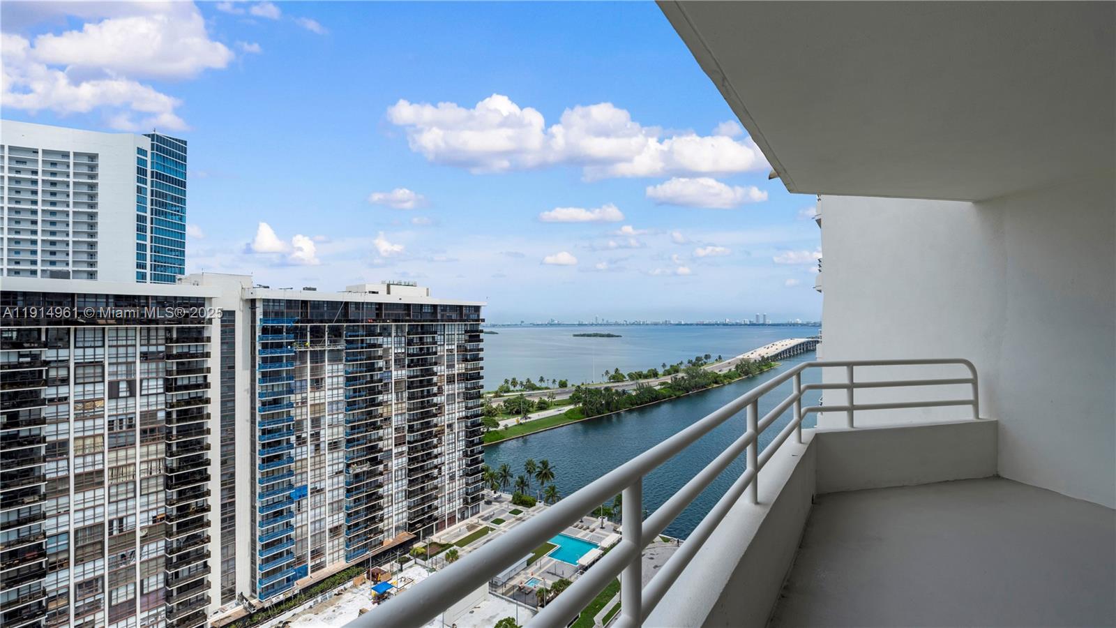 555 NE 34th St #2310 Miami, FL 33137